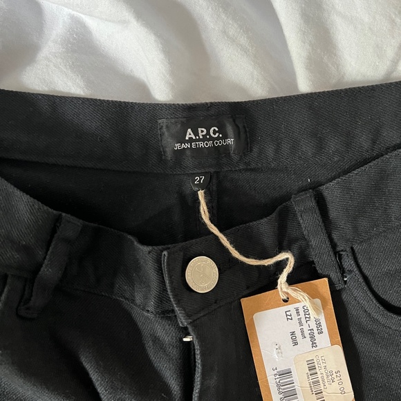 A.P.C. Etroit Court Jean, Low-rise Black Jean - Picture 3 of 5